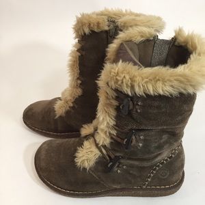 earth spirit fur lined boots